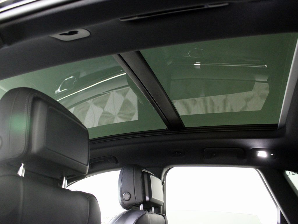 Certified 2026 Porsche Macan AWD/4WD image 20