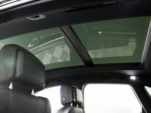 Certified 2026 Porsche Macan image 20