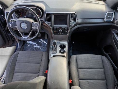 Used 2018 Jeep Grand Cherokee Laredo image 18