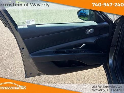 Used 2024 Hyundai Elantra SEL FWD image 13
