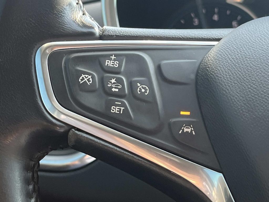 Used 2021 Chevrolet Equinox LT FWD image 37