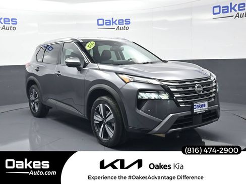 Used 2025 Nissan Rogue SL FWD image 1