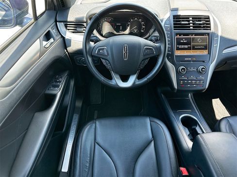 Used 2017 Lincoln MKC Premiere image 21