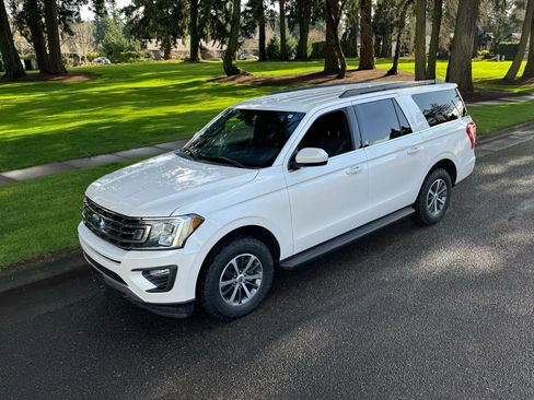 Used 2018 Ford Expedition Max XLT image 10