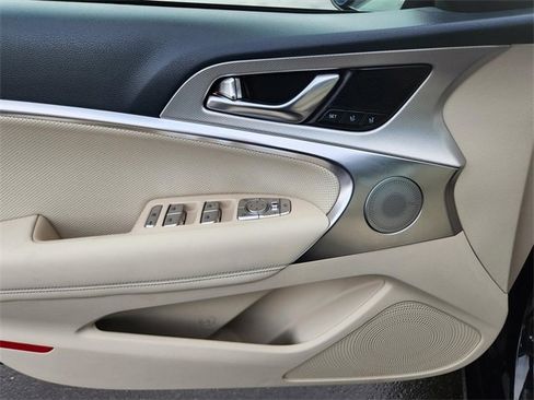 Used 2026 Genesis G70 2.5T Prestige image 19