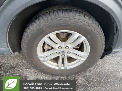 Used 2020 Ford Explorer XLT w/ Comfort Package image 6