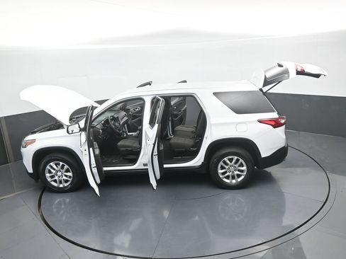 Used 2021 Chevrolet Traverse LS image 61