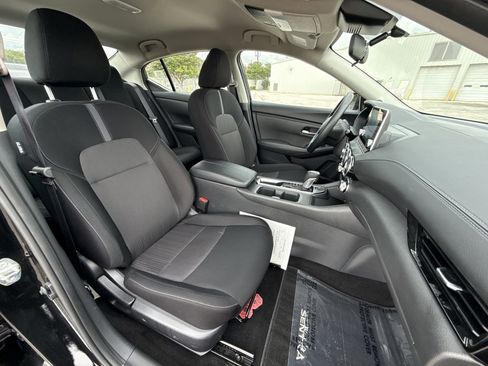 Used 2025 Nissan Sentra SV FWD image 25