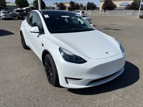 Used 2022 Tesla Model Y Performance AWD/4WD image 1