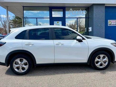 Used 2023 Honda HR-V LX image 2