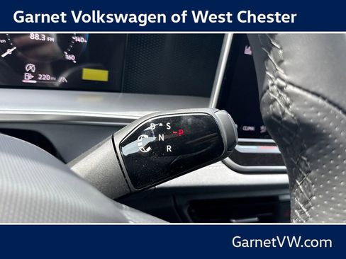 New 2026 Volkswagen Tiguan SE R-Line AWD/4WD image 9