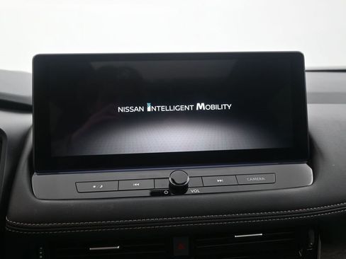 Used 2024 Nissan Rogue Platinum w/ Platinum Premium Package image 10