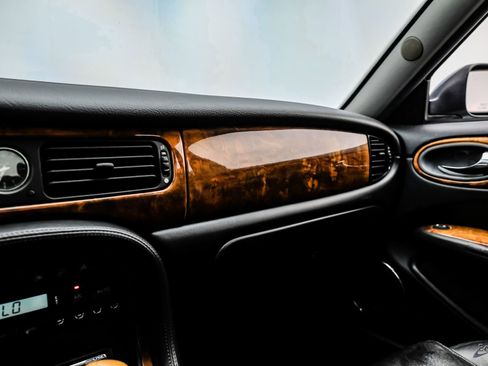 Used 2003 Jaguar XJ8 Fully Serviced image 64