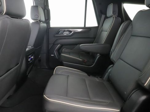 Used 2025 GMC Yukon Elevation image 26