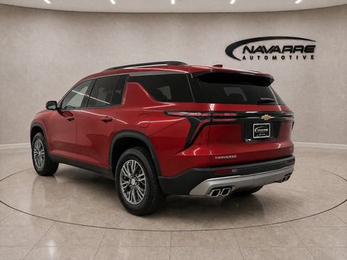 Used 2025 Chevrolet Traverse LT w/ Driver Confidence Package FWD image 5