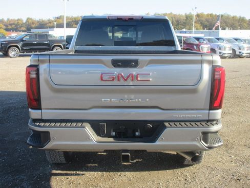 New 2026 GMC Sierra 2500 Denali w/ Denali Reserve Package image 6