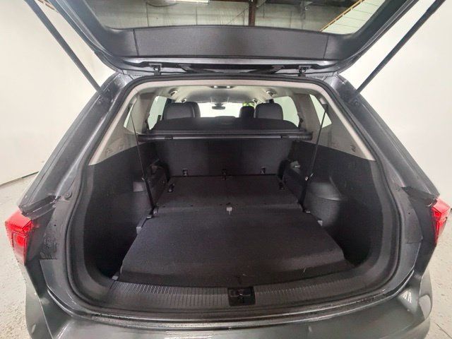 Used 2023 Volkswagen Tiguan SE FWD image 9