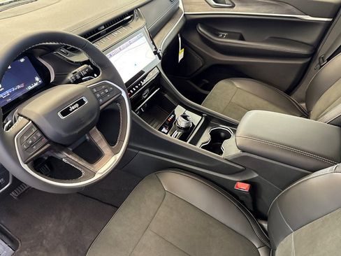 New 2026 Jeep Grand Cherokee L 4WD image 9