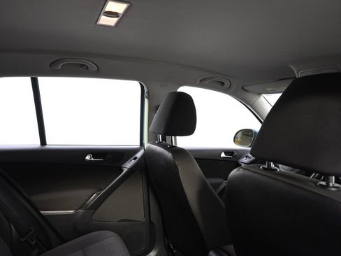 Used 2018 Volkswagen Tiguan Limited w/ Premium Package image 17