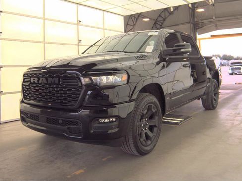 Used 2025 RAM 1500 Big Horn AWD/4WD image 3