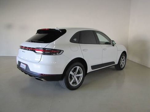 Used 2021 Porsche Macan image 26