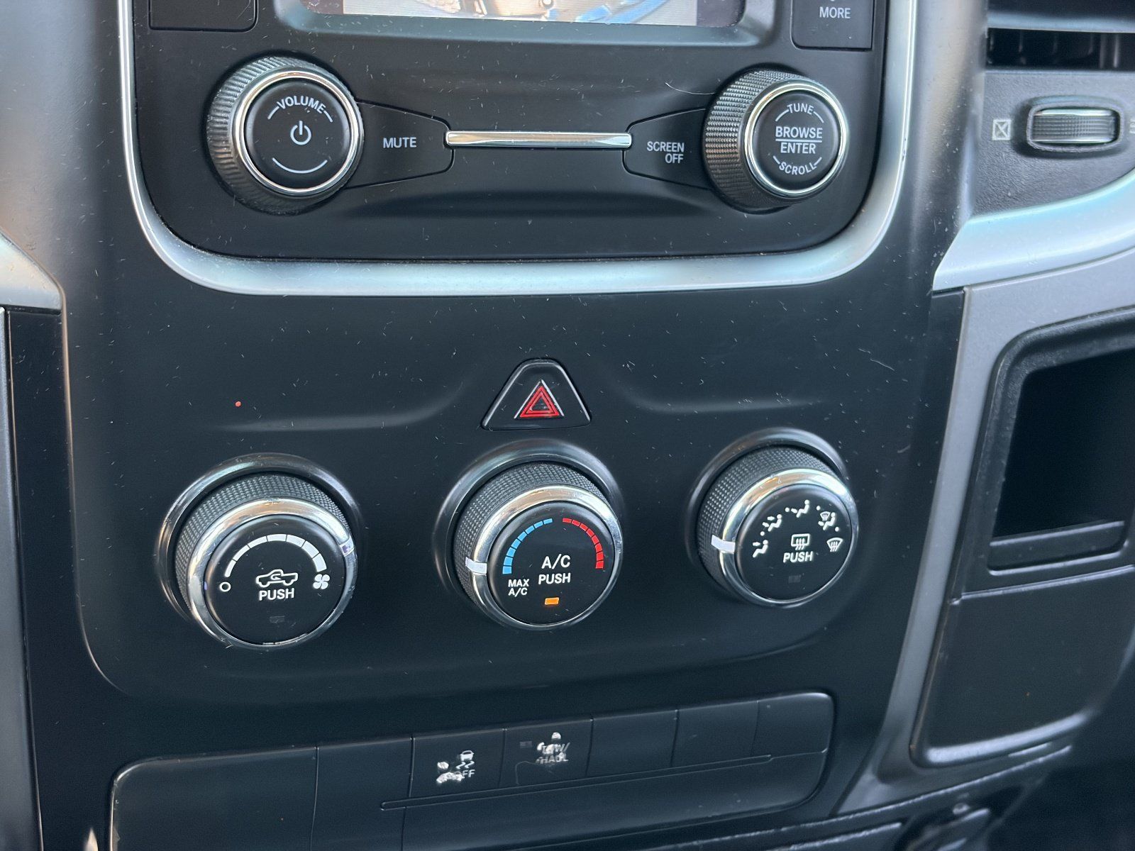 Used 2022 RAM 1500 Classic SLT RWD image 23