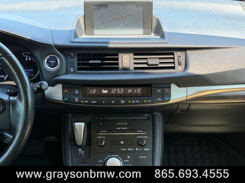Used 2015 Lexus CT 200h w/ Navigation Package FWD image 19