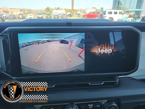 Used 2025 Jeep Wrangler Sahara 4xe image 5