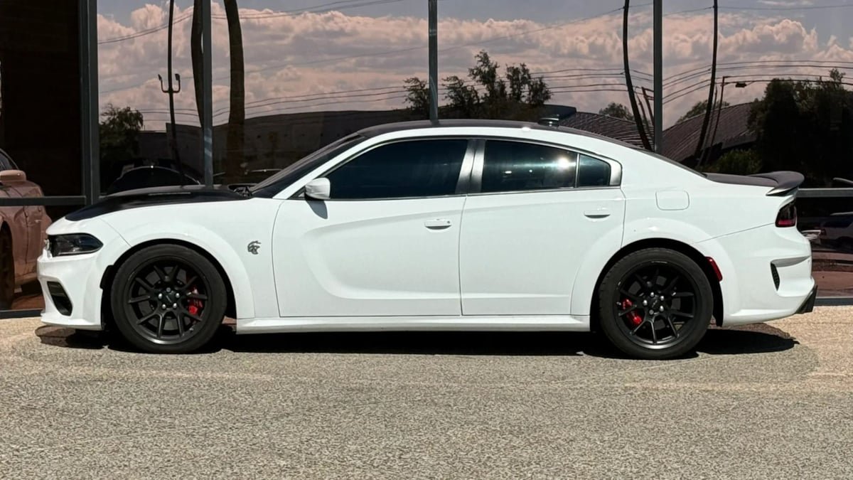 Used 2021 Dodge Charger SRT Hellcat RWD image 4