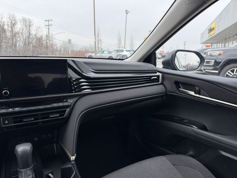 Used 2025 Toyota Camry LE image 35