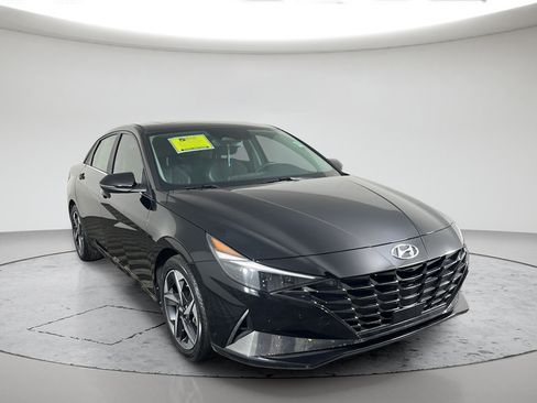 Used 2022 Hyundai Elantra Limited w/ Cargo Package FWD image 1