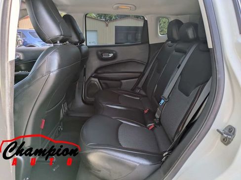 Used 2020 Jeep Compass Trailhawk AWD/4WD image 17