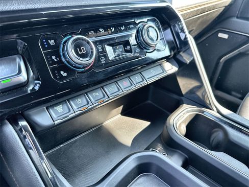 Used 2024 GMC Sierra 2500 AT4 w/ AT4 Premium Plus Package image 27