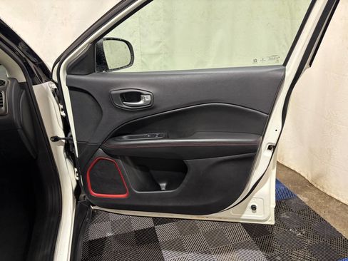 Used 2018 Jeep Compass Trailhawk w/ Navigation Group image 11