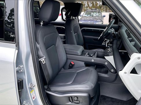 Used 2024 Land Rover Defender 110 S image 6