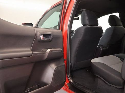 Used 2023 Toyota Tacoma TRD Off-Road w/ Technology Package AWD/4WD image 28