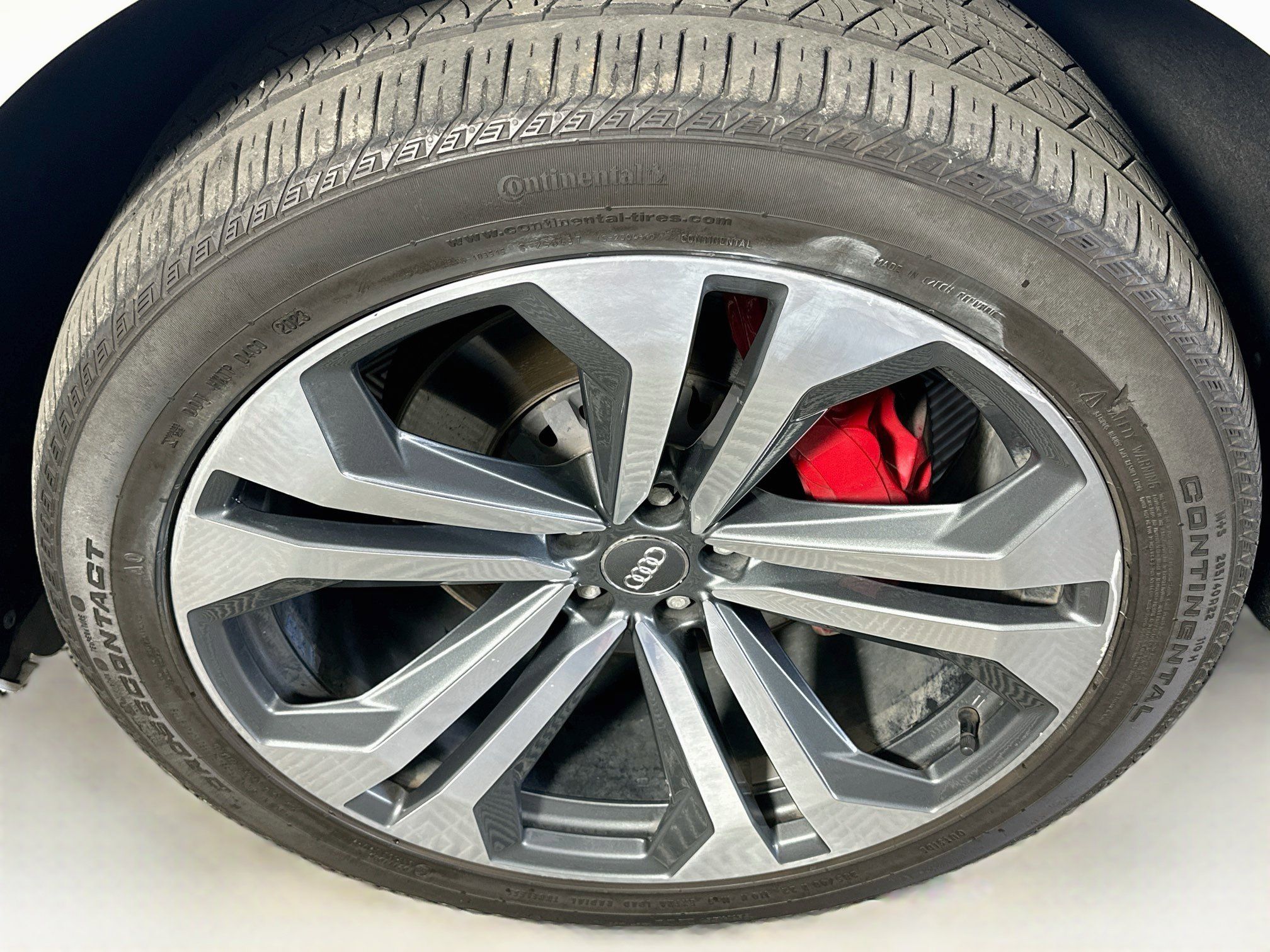 Used 2019 Audi Q8 Premium Plus AWD/4WD image 11