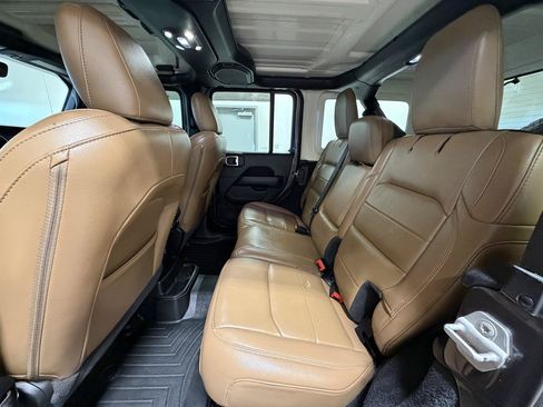 Used 2020 Jeep Wrangler Unlimited Sahara AWD/4WD image 22