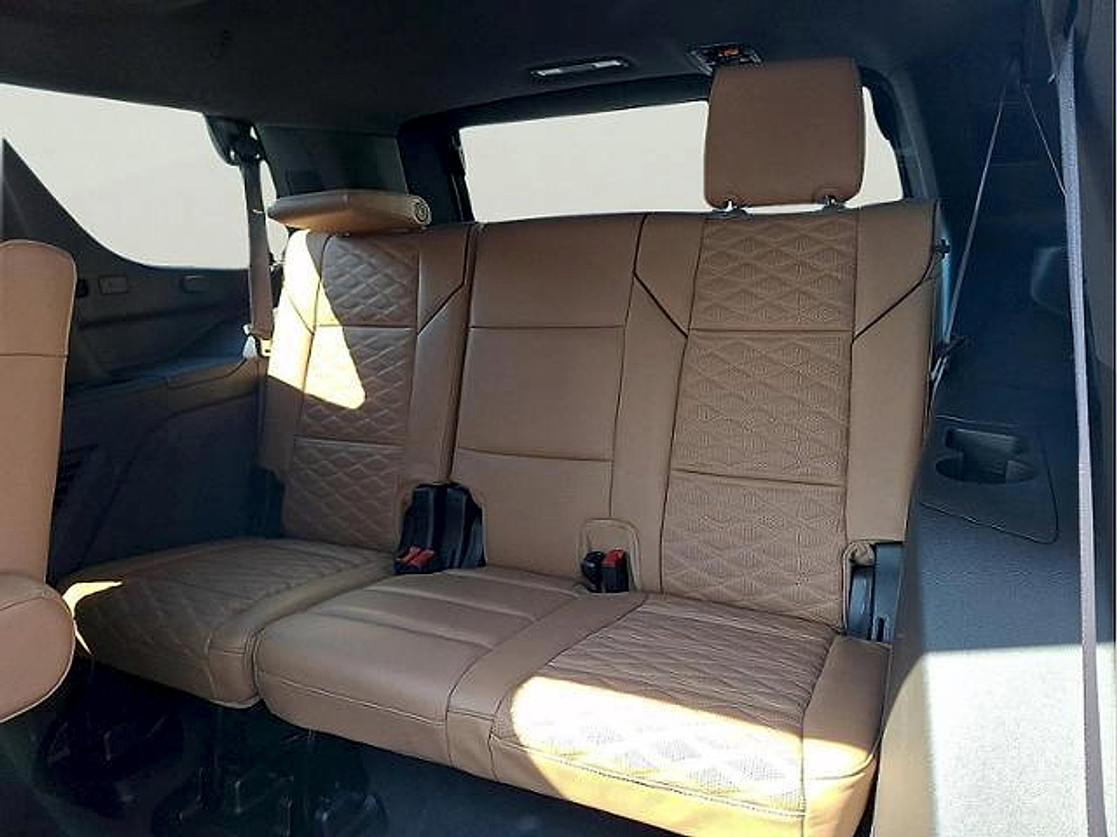 Used 2023 Cadillac Escalade Premium Luxury w/ Performance Package AWD/4WD image 12