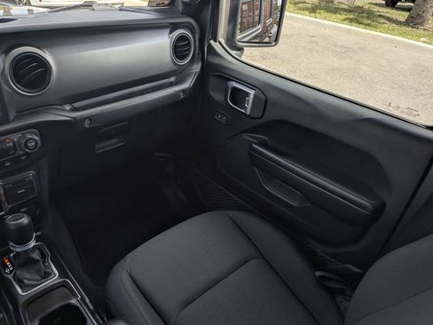 Used 2020 Jeep Gladiator Sport w/ Quick Order Package 24S AWD/4WD image 17