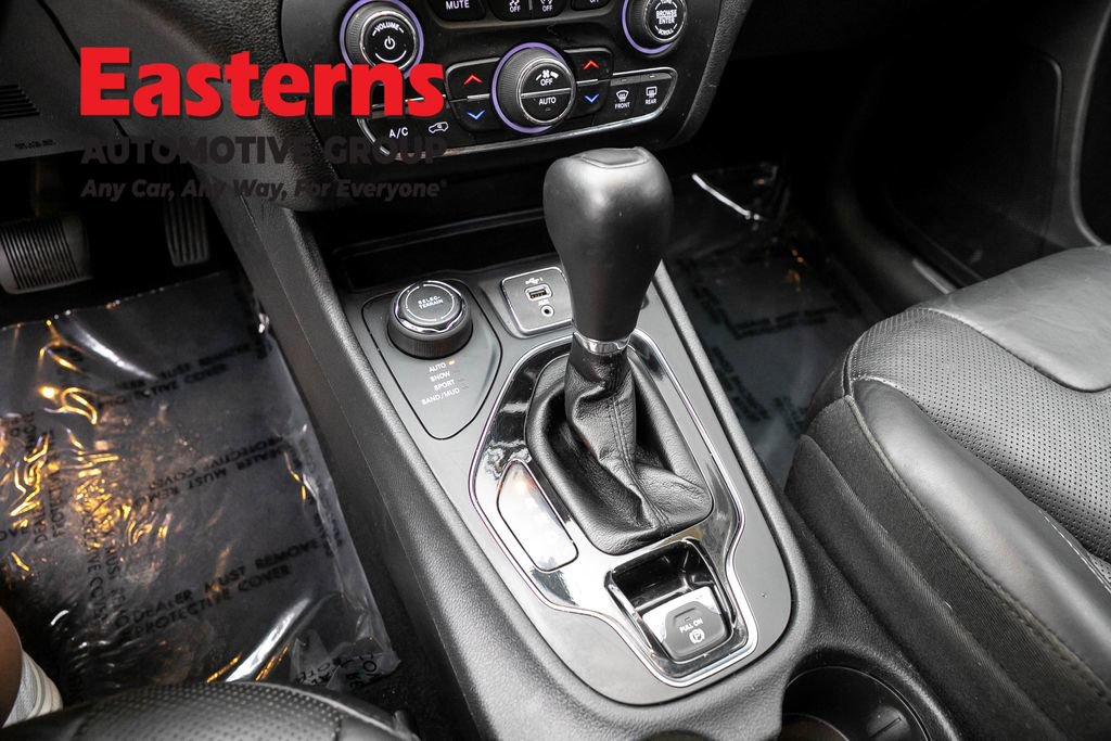 Used 2019 Jeep Cherokee Limited AWD/4WD image 14