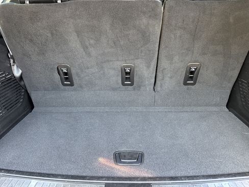 Used 2024 GMC Yukon Denali w/ Advanced Technology Package image 37