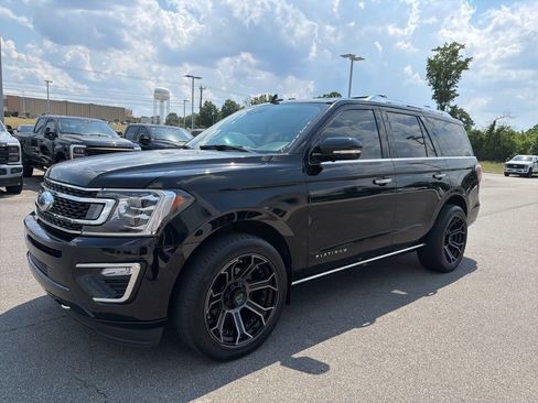 Used 2018 Ford Expedition Platinum AWD/4WD image 4