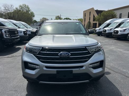 Certified 2020 Ford Explorer XLT w/ Equipment Group 202A AWD/4WD image 2