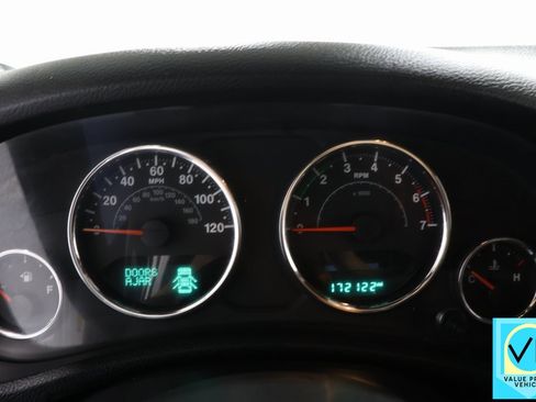 Used 2016 Jeep Wrangler Unlimited Rubicon w/ Max Tow Package image 16