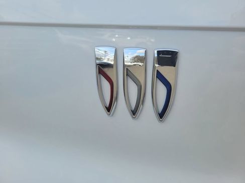 Used 2024 Buick Envista Preferred image 7