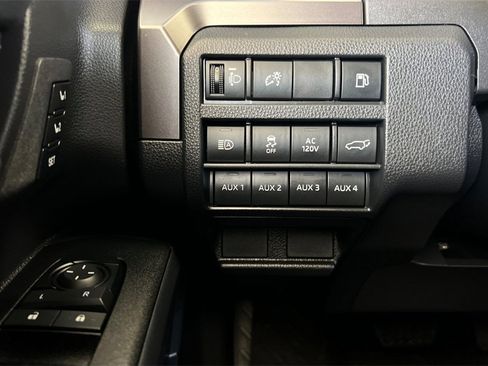 Certified 2025 Toyota 4Runner TRD Off-Road Premium image 31