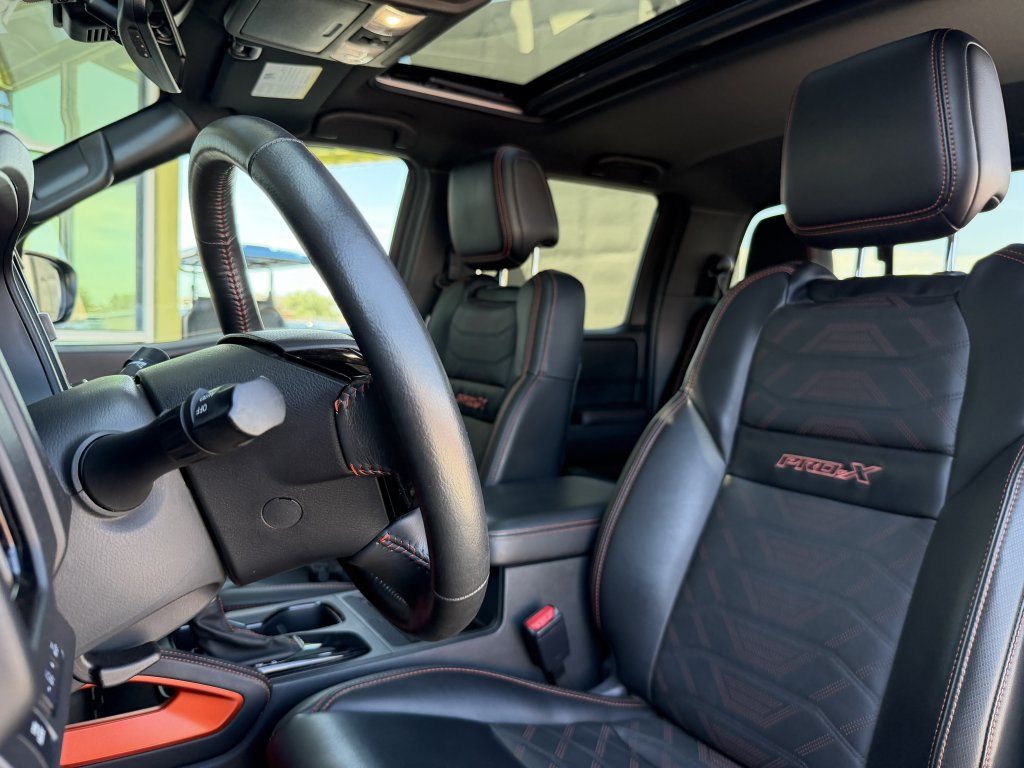Used 2025 Nissan Frontier Pro-X w/ Pro Premium Package RWD image 31