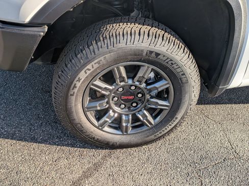 Certified 2024 GMC Sierra 1500 AT4X image 12