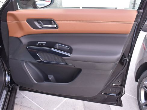 New 2026 Nissan Pathfinder Platinum FWD image 76
